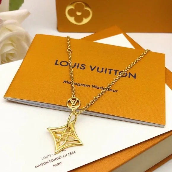 Louis Vuitton Gold Diamond-Shaped Pendant Necklace - Picture 4 of 8